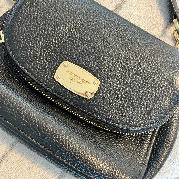 Michael Kors Bedford Black Leather Crossbody Bag - Picture 2 of 3
